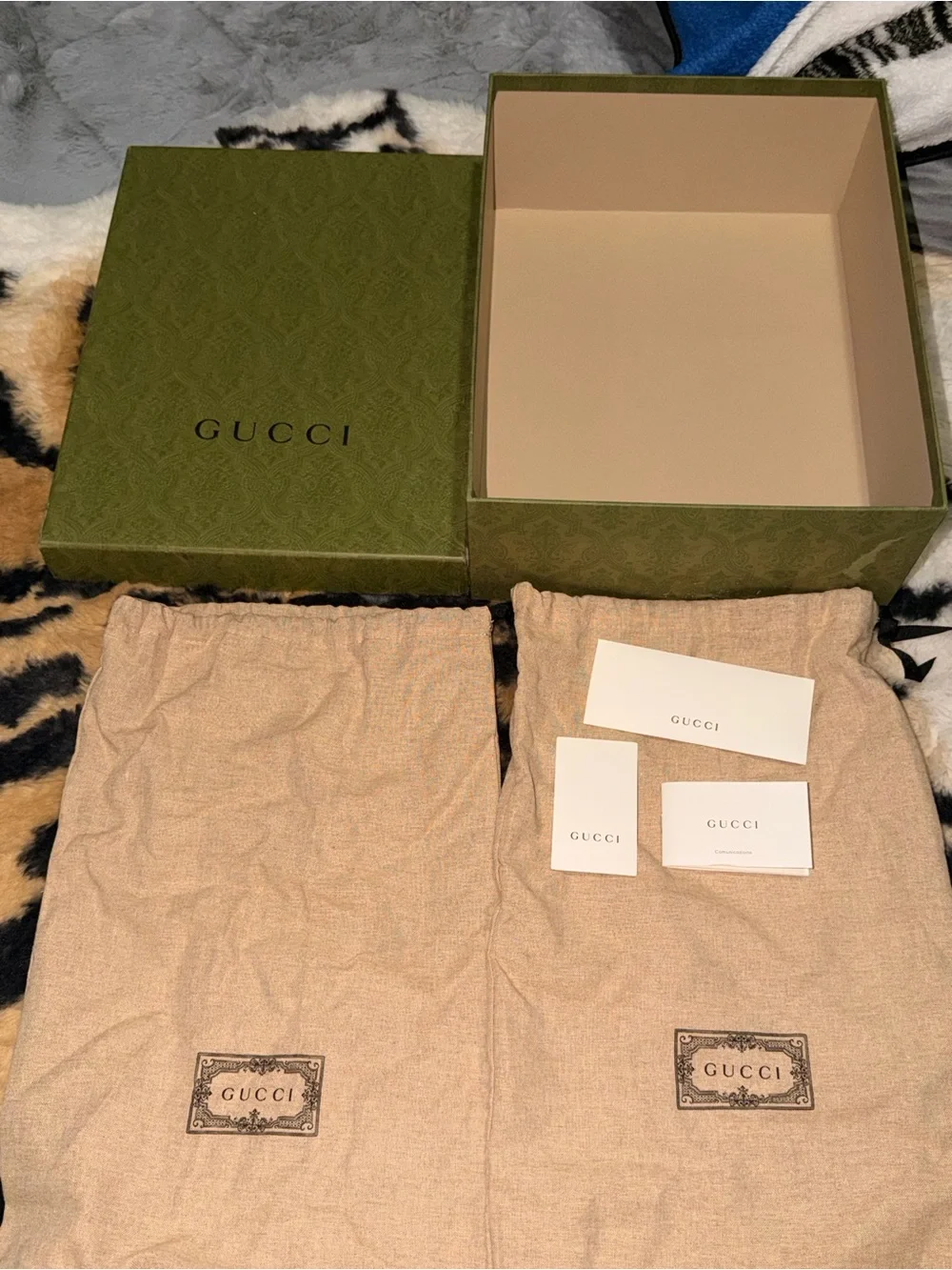 Gucci Beige Dust Bags & Gucci box size 7us